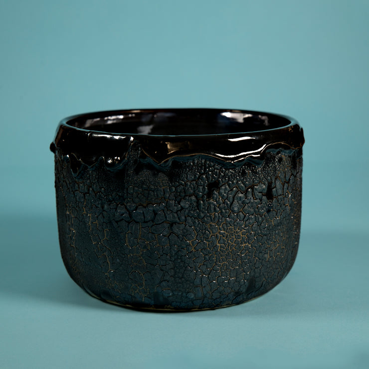 Cratere Vase - Basalt Black | contemporary ceramics -  MENA FUECO studio.
