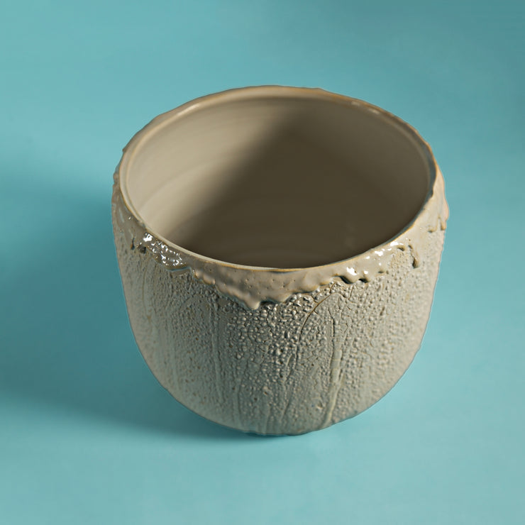 Cratere Vase - Quartz White | contemporary ceramics -  MENA FUECO studio.