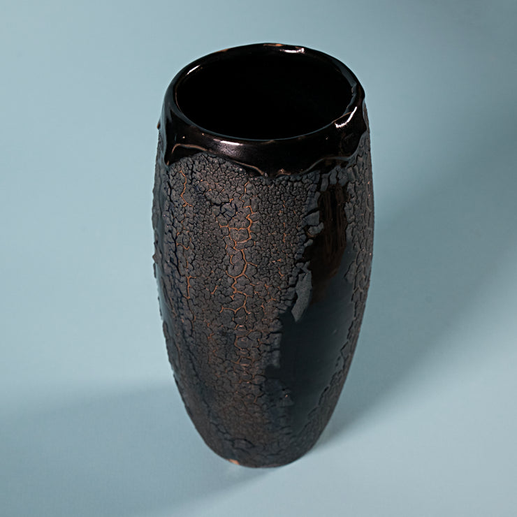 Fissure Disaster Vase - basalt black