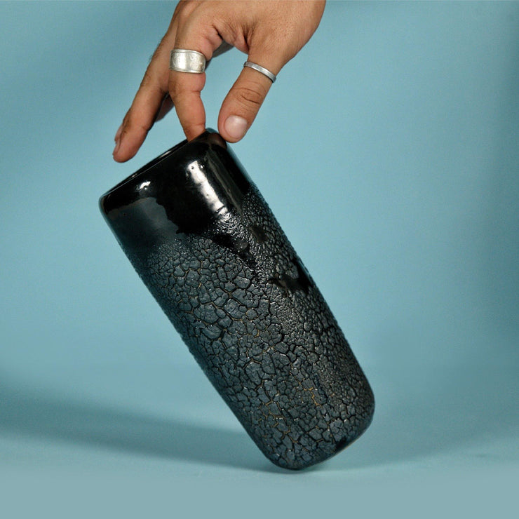 Fissure Vase - Vaso in ceramica - Ceramic Vase - Vulca  - MENA FUECO studio 